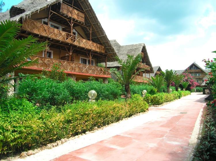 Palumboreef Beach Resort Uroa Bagian luar foto